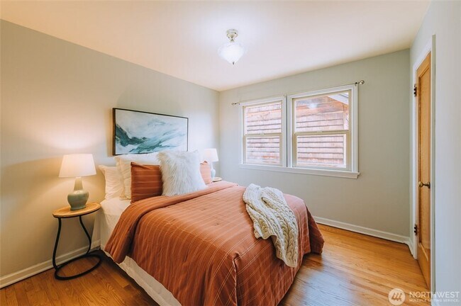 Building Photo - Charming 1940s Classic Brick Home