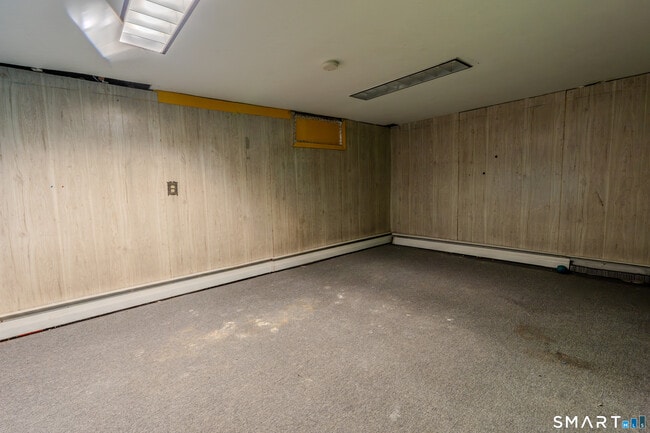 Building Photo - 24 Park Ln W