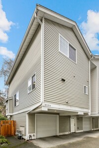 Building Photo - 2bd/1.5ba Seattle Townhouse