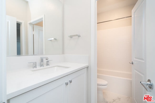 Building Photo - 3015 Tallahassee Ln