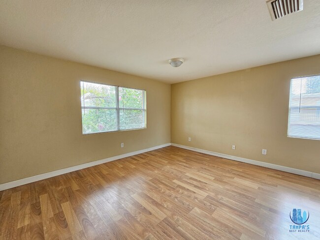 Building Photo - 117 N Evergreen Ave