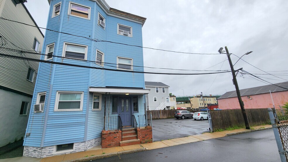 Building Photo - 125 Ash St