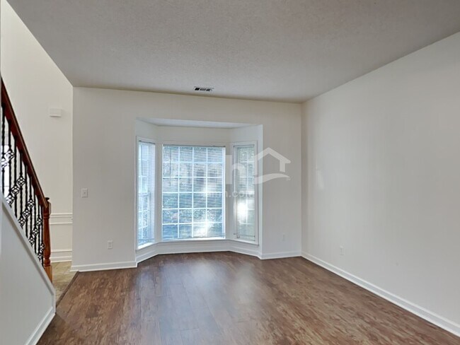 Building Photo - 4505 Glenaire Dr NW