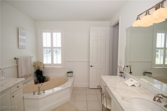 Building Photo - 1370 Mariposa Cir