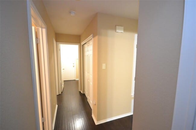 Building Photo - 2106 Hawksbury Way