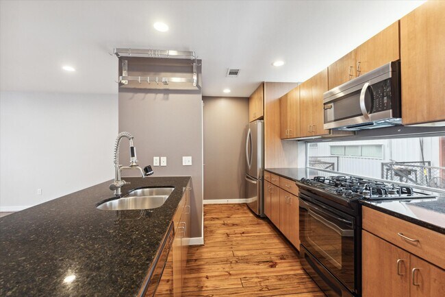 Building Photo - 6947 Ardmore St