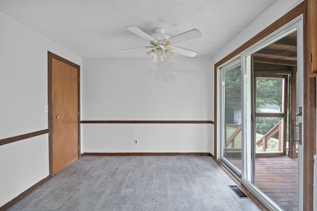 Building Photo - PLEASANT RUN - Well cared for 3 bed ranch ...