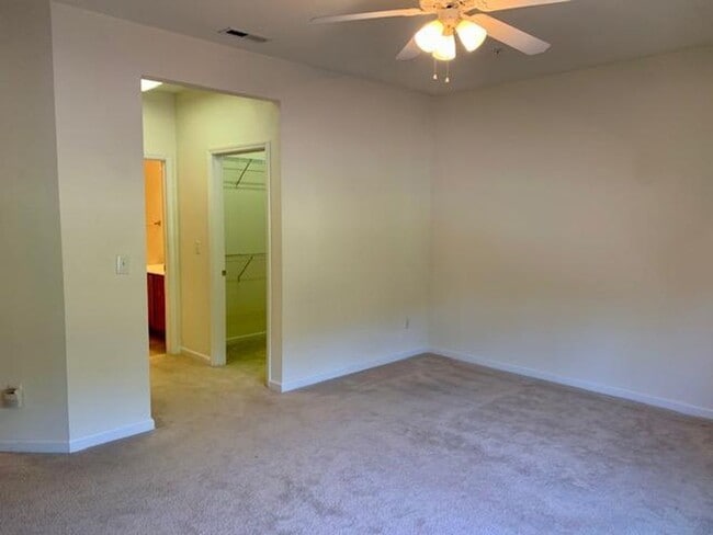 Building Photo - 426 Eyam Hall Ln