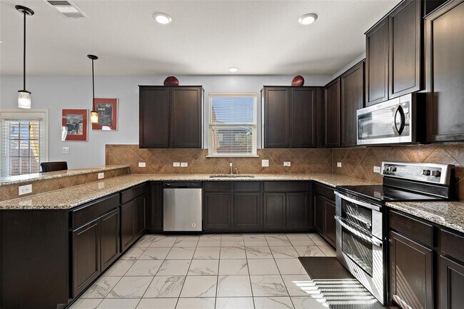 Building Photo - 205 Rocroi Dr