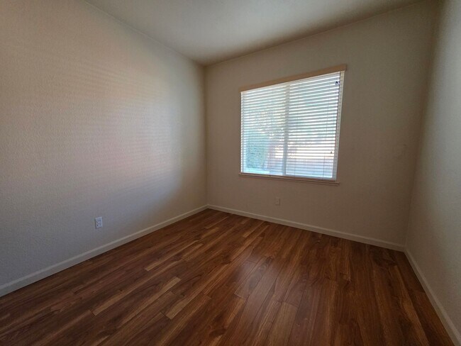 Building Photo - 4 bedroom in north Turlock!