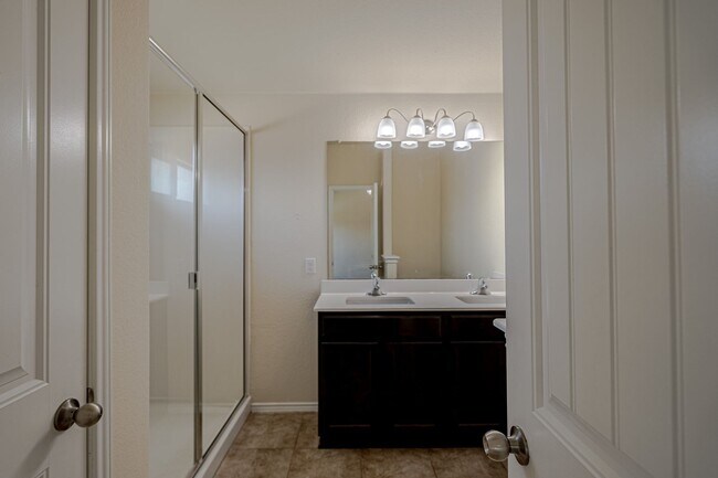 Building Photo - 3 Bed 2 Bath in Jarrell