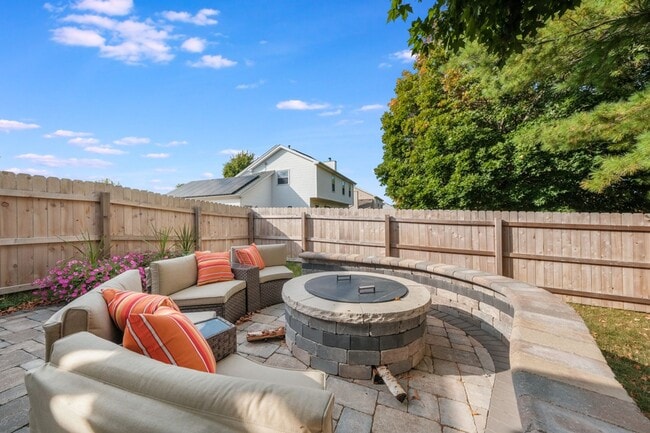 Building Photo - 4 Bed / 3 Bath ranch home