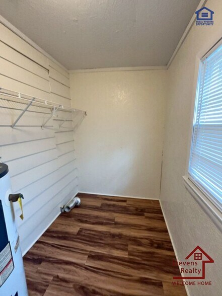 Building Photo - 117 Poplar St