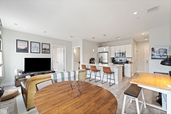 Building Photo - 1457 Tremont St