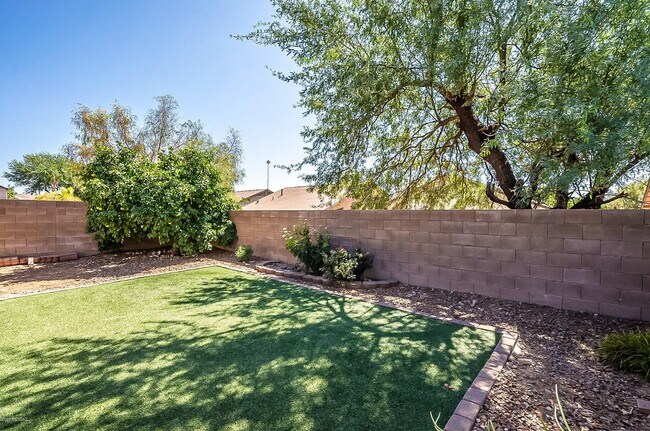 Building Photo - 9116 E Sugar Sumac St