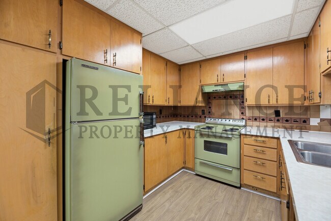 Building Photo - 1908 N Jeanette St