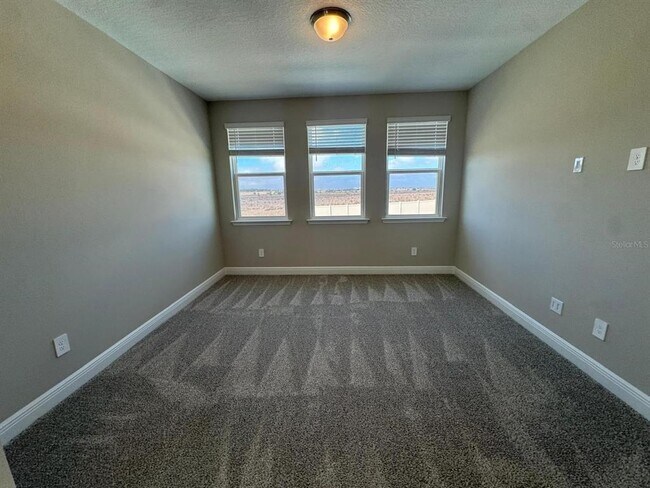 Building Photo - 16405 Silver Brk Wy