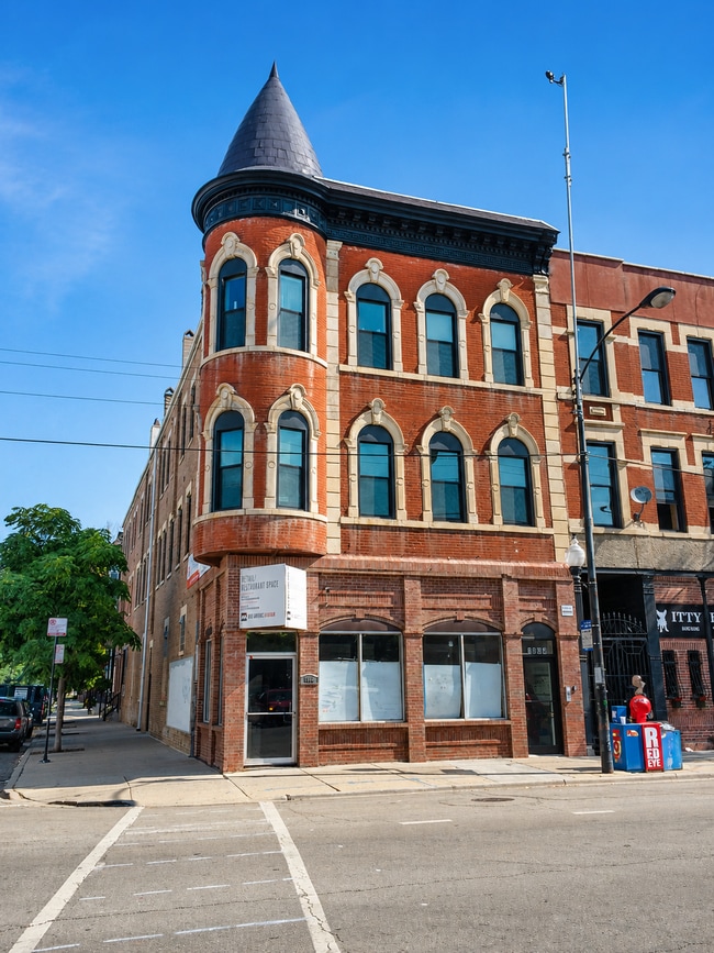 Building Photo - 1044 W 18th St