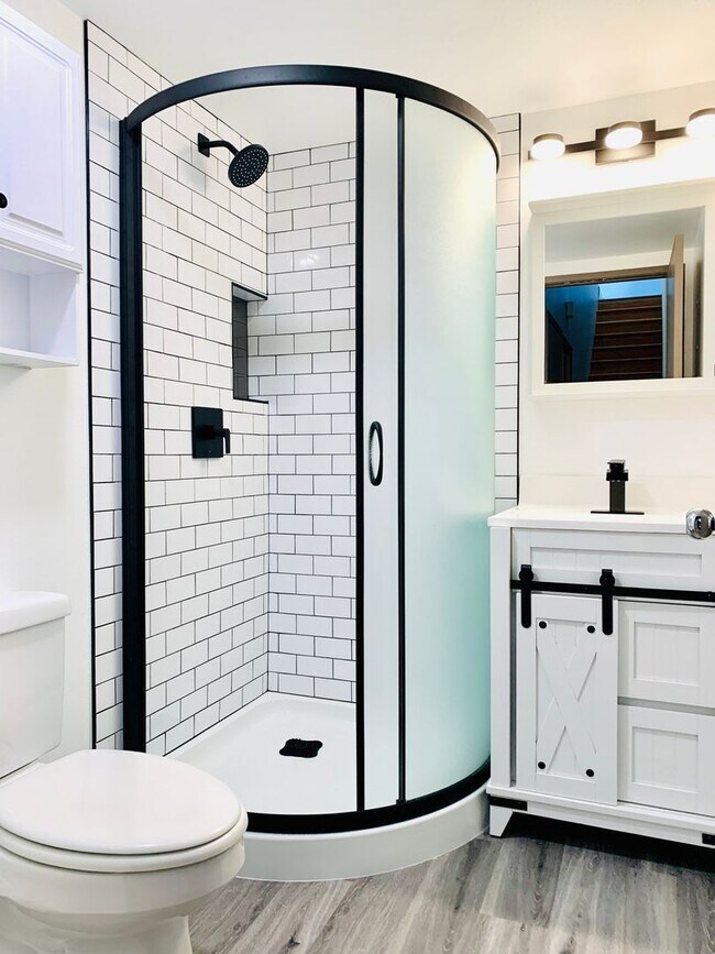 Building Photo - Live in the Heart of Little Italy! 2BD/2BA Modern Condo!