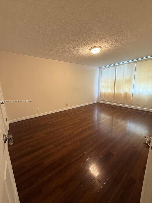 Building Photo - 137 Golden Isles Dr