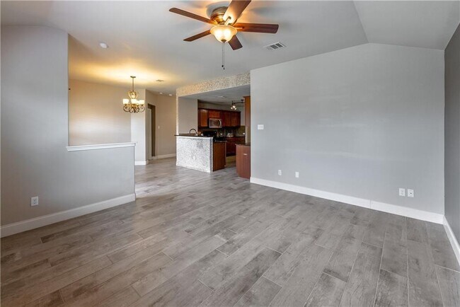 Building Photo - 107 Creston St