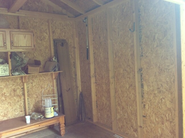 Building Photo - Charming Cul-de-Sac Home