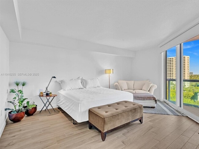 Building Photo - 3370 Hidden Bay Dr