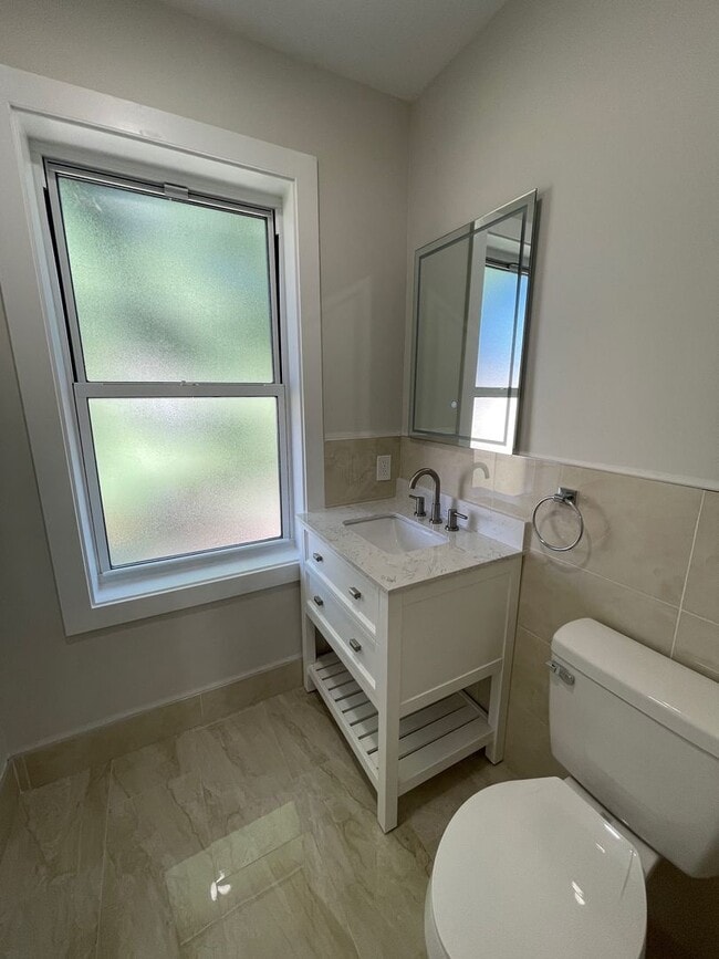 Building Photo - 57 Lander St