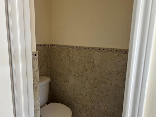 Building Photo - 12500 Brookglade Cir