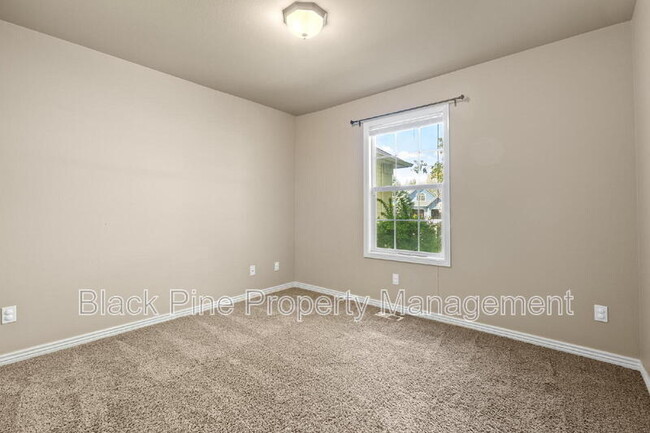 Building Photo - 4017 E Winterberry Dr