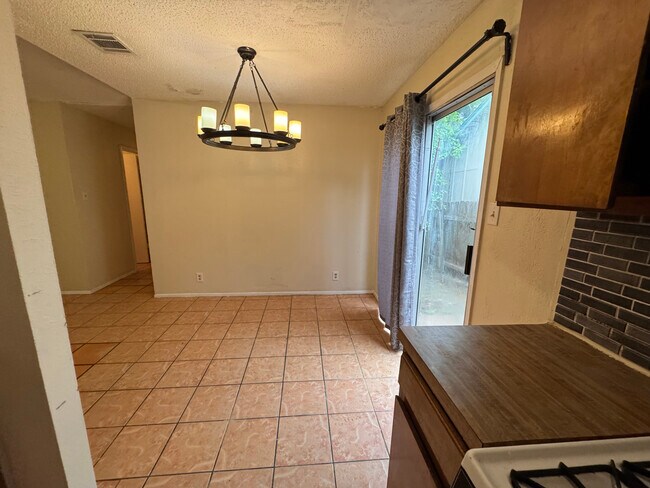 Building Photo - 10707 Lanshire Dr
