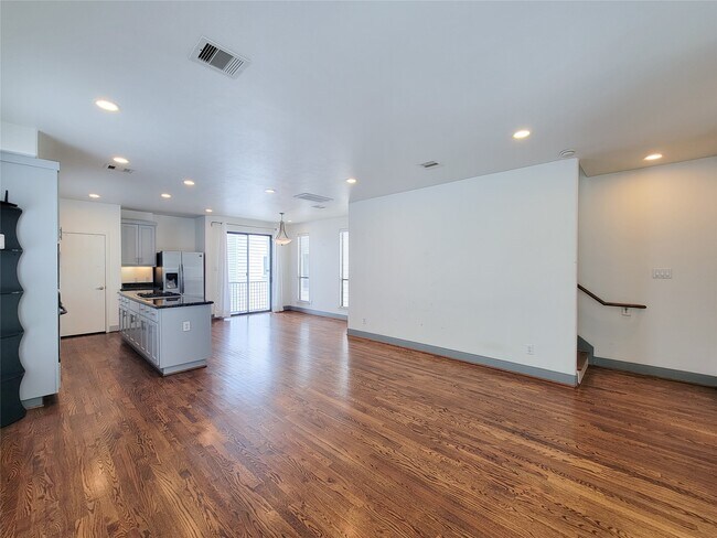 Building Photo - 1432 Ennis St