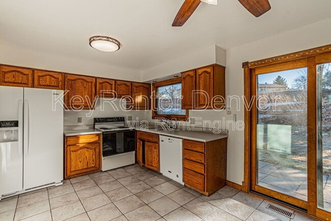 Building Photo - 16508 E Wesley Ave