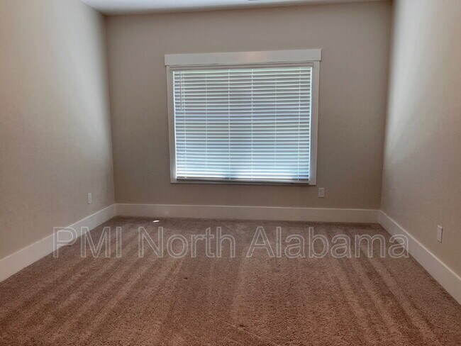 Building Photo - 29458 Canoe Cir NW