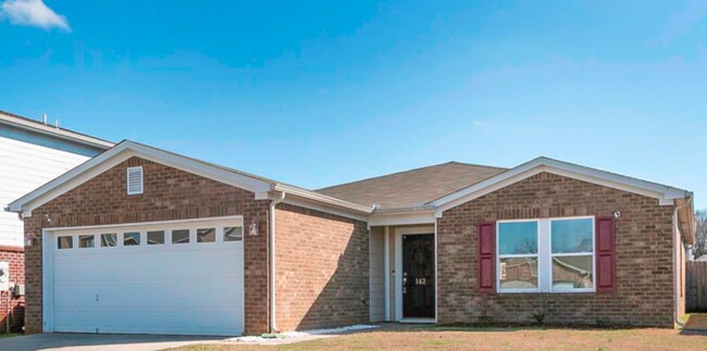 Building Photo - Fabulous home with FENCED YARD