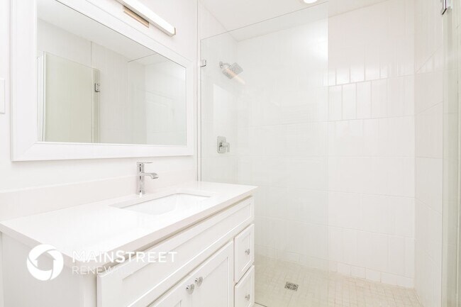 Building Photo - 405 Dahlia Dr