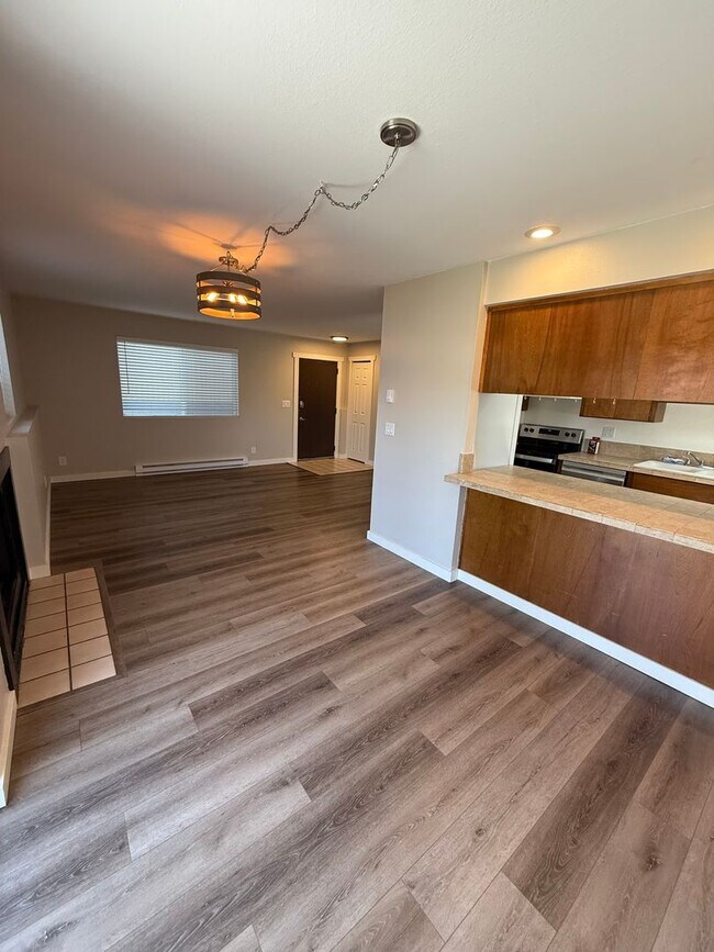 Building Photo - Condo with a Pool