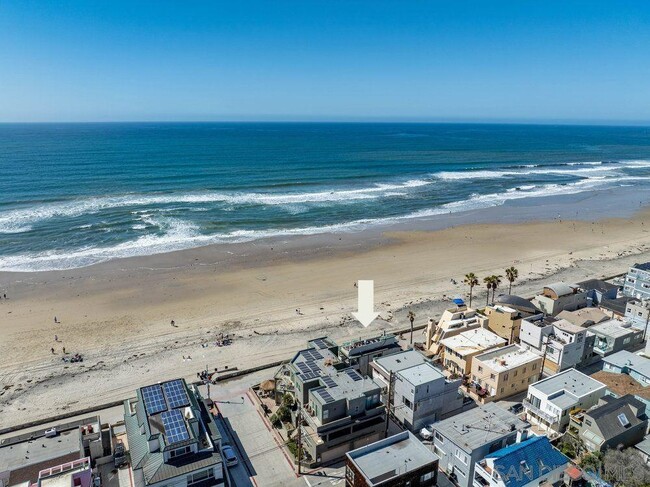 Building Photo - 3911 Ocean Front Walk