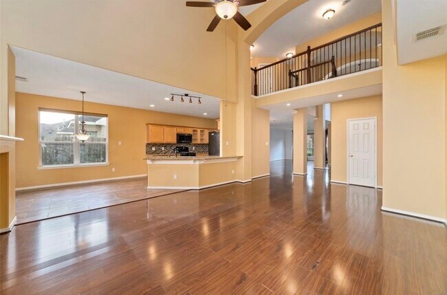 Building Photo - 2218 Laurel Birch Dr