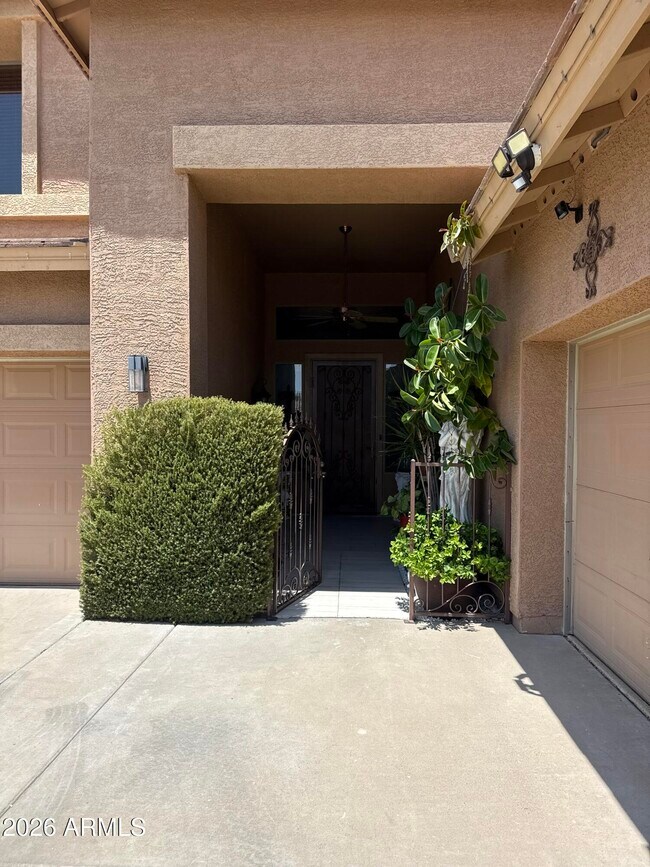Building Photo - 3928 W Range Mule Dr