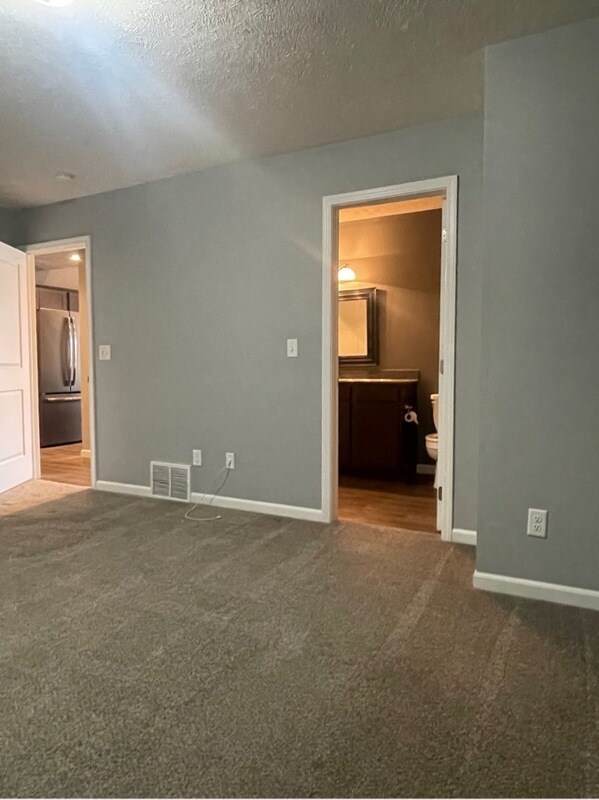 Building Photo - 2304 W George St