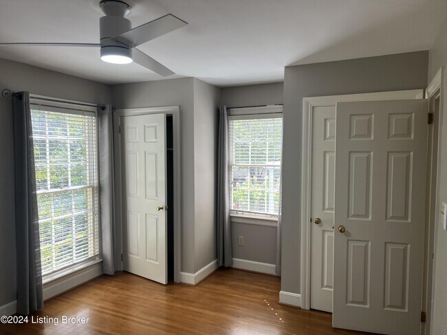 Building Photo - 3914 1/2 Elmwood Ave