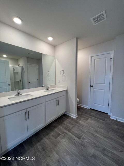 Building Photo - 1600 Gracie Ln