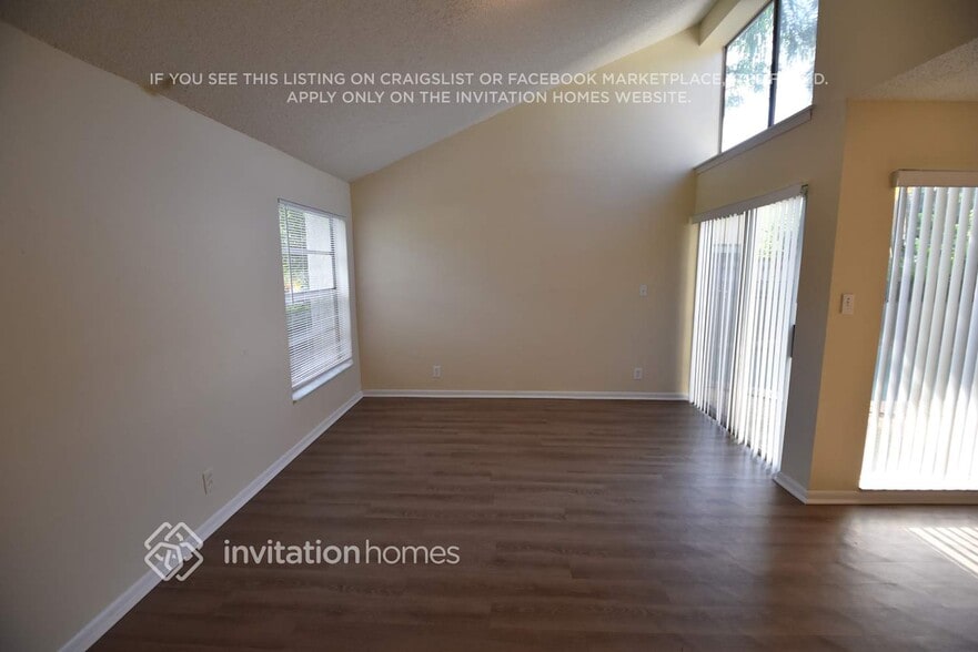 Building Photo - 1185 NW 90th Ln
