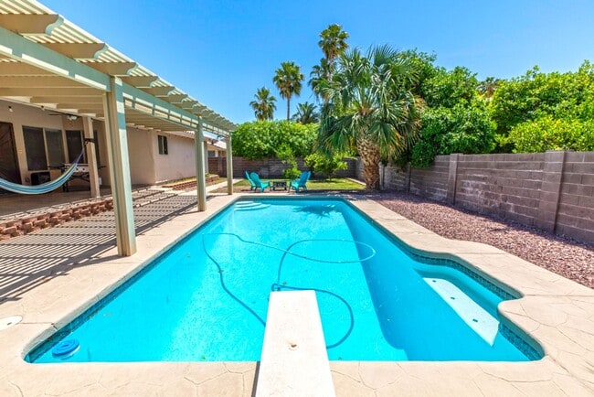 Building Photo - Pool home for rent August 1, 2025