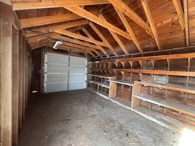 Building Photo - 4 Bedroom 2 Bath House by Frontier Park