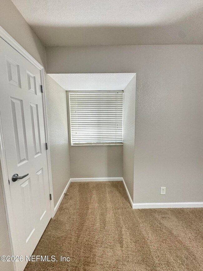 Building Photo - 8880 Old Kings Rd S