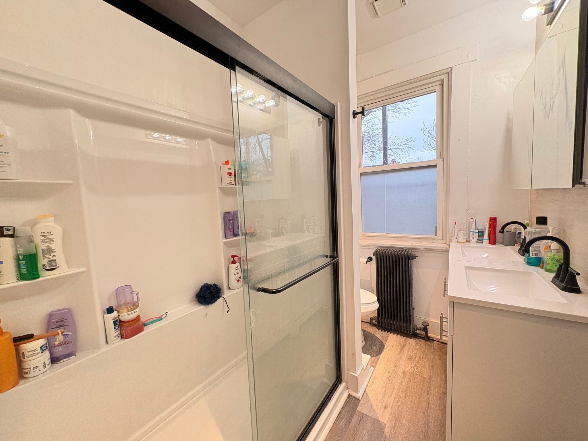 Building Photo - 5818 Hobart St