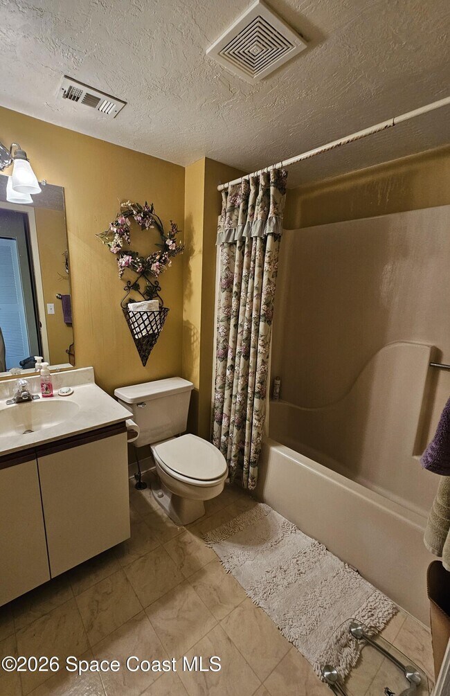 Building Photo - 7820 Shadowood Dr