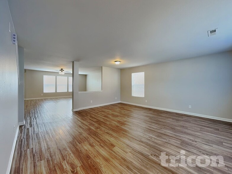 Building Photo - 1351 Waterlily Lane